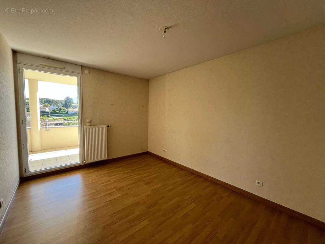 Appartement à RIVES