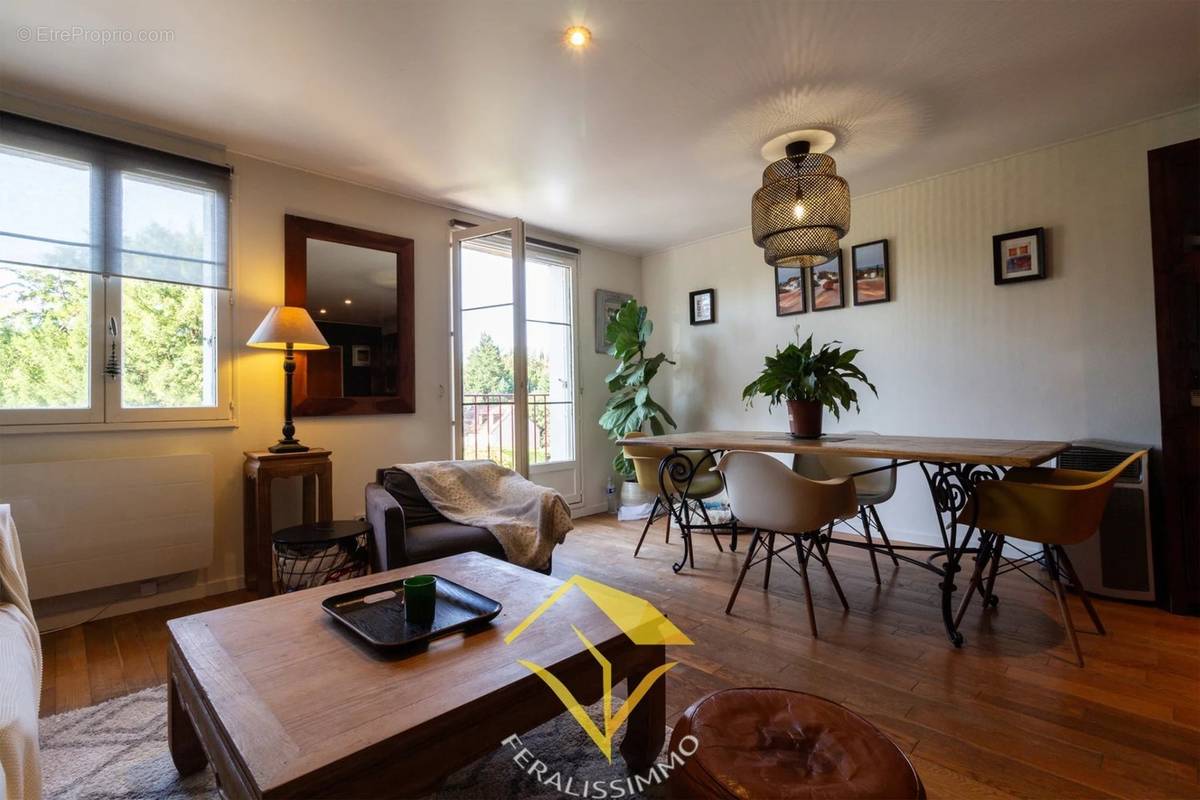 Appartement à VAUX-SUR-SEINE