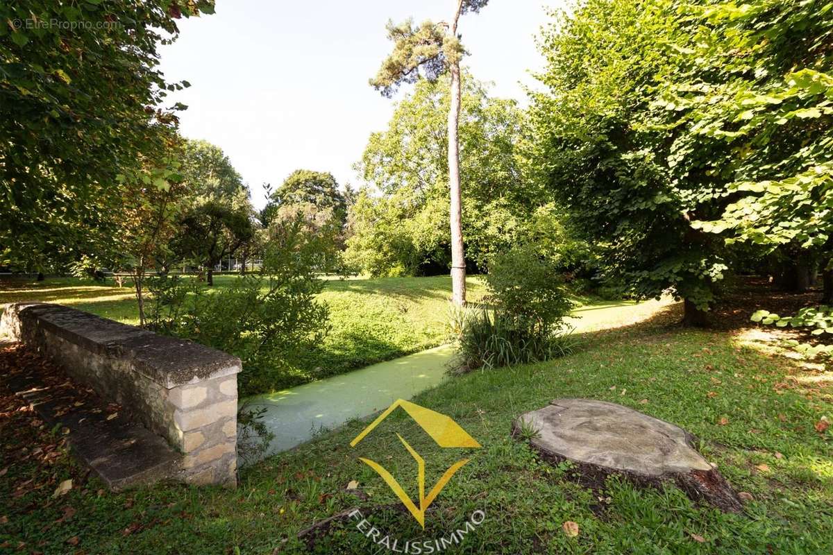 Appartement à VAUX-SUR-SEINE