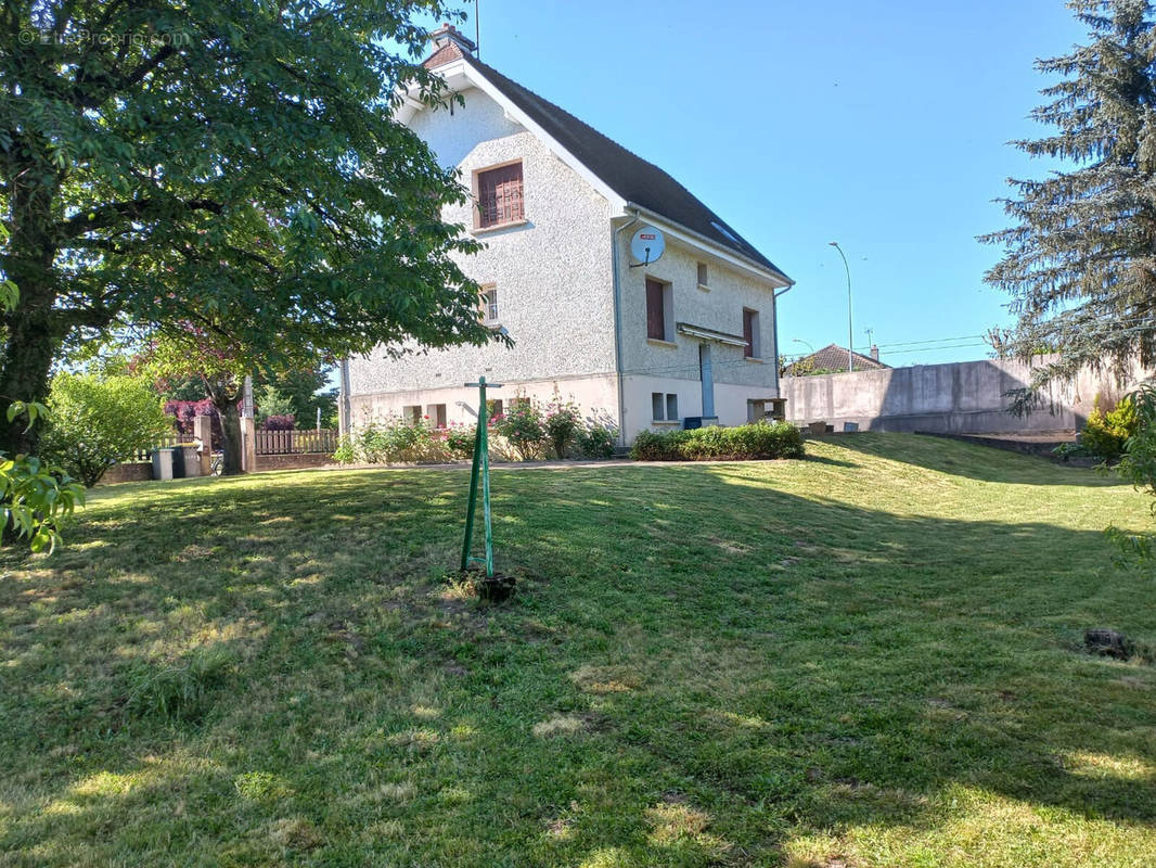 Maison à GUEUGNON