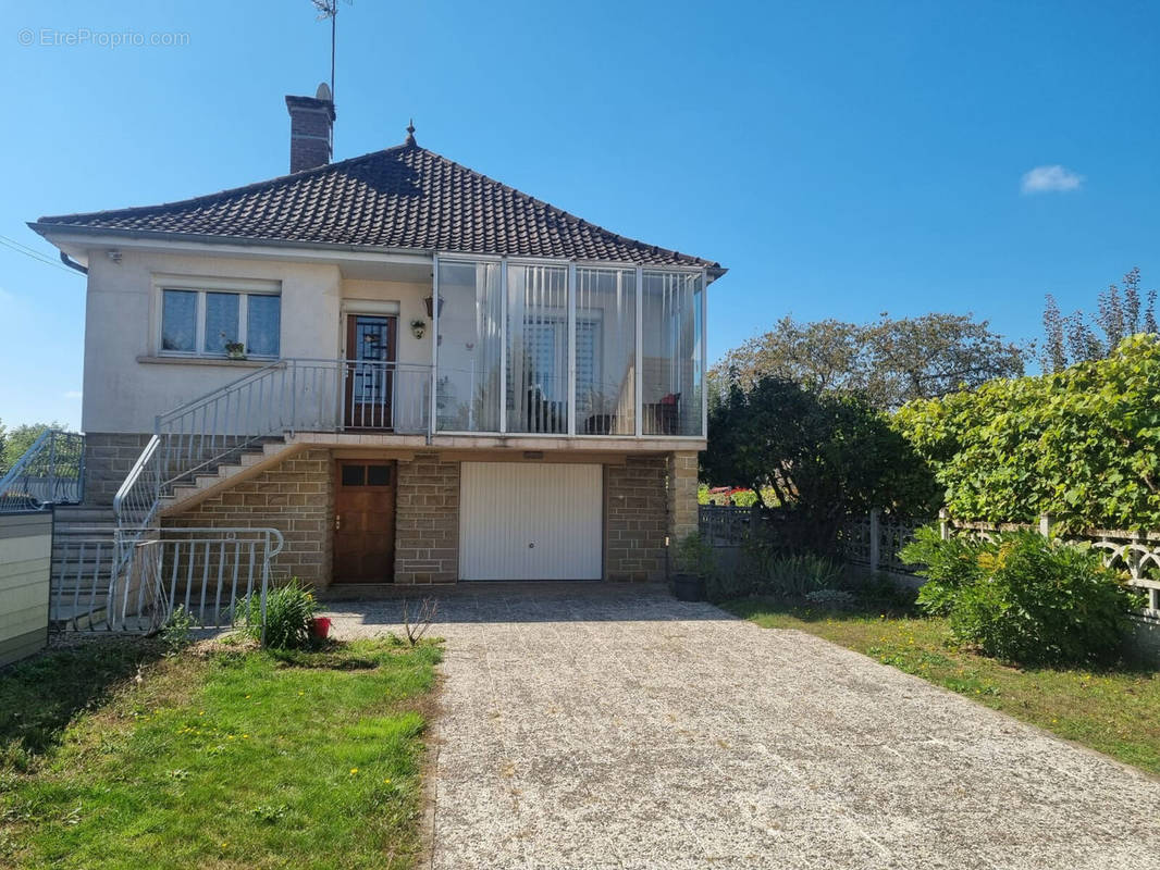 Maison à GUEUGNON