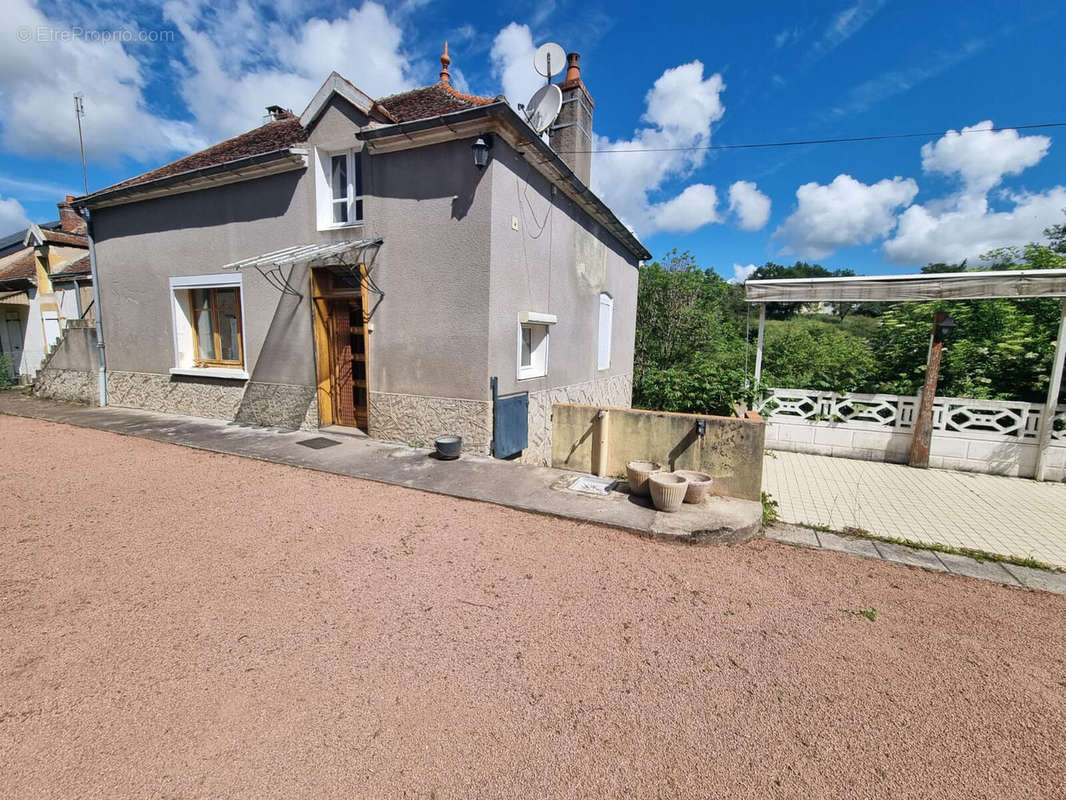 Maison à VENDENESSE-SUR-ARROUX