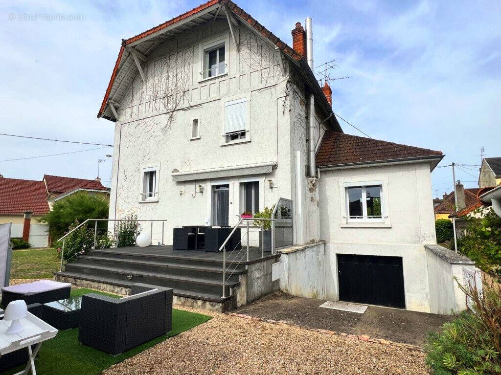 Maison à GUEUGNON