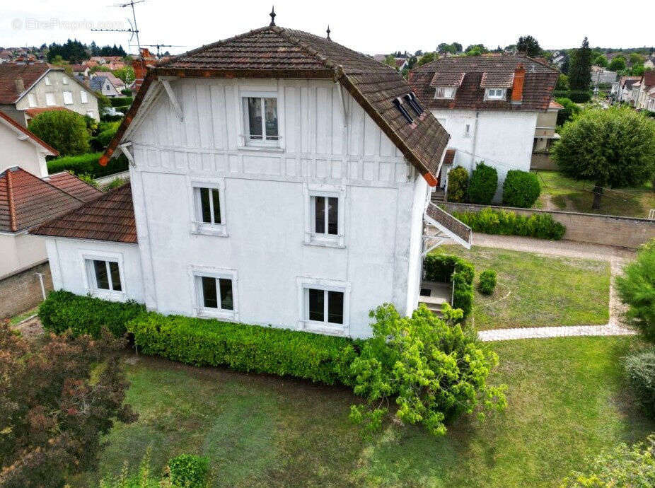 Maison à GUEUGNON