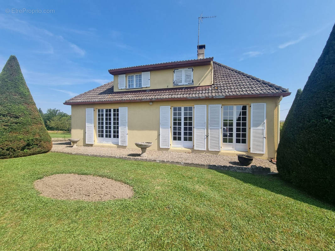 Maison à VENDENESSE-SUR-ARROUX