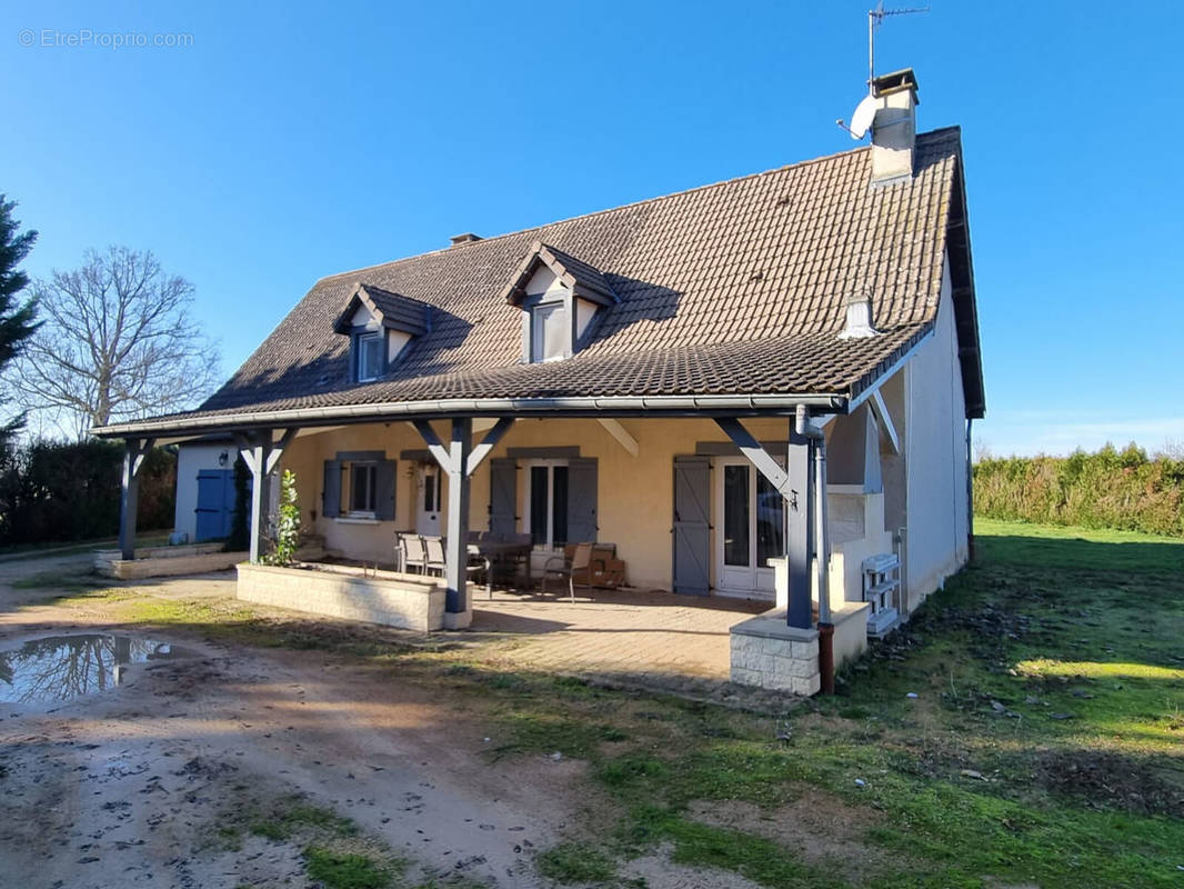 Maison à L&#039;HOPITAL-LE-MERCIER