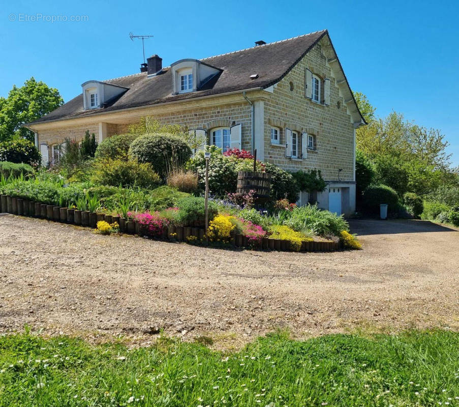 Maison à GUEUGNON