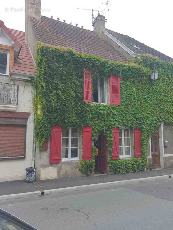 Maison à TOULON-SUR-ARROUX