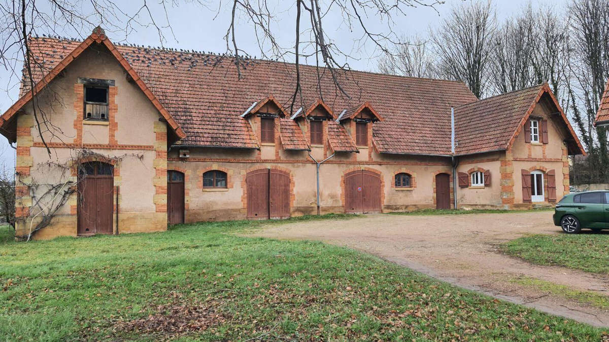 Maison à CHAROLLES