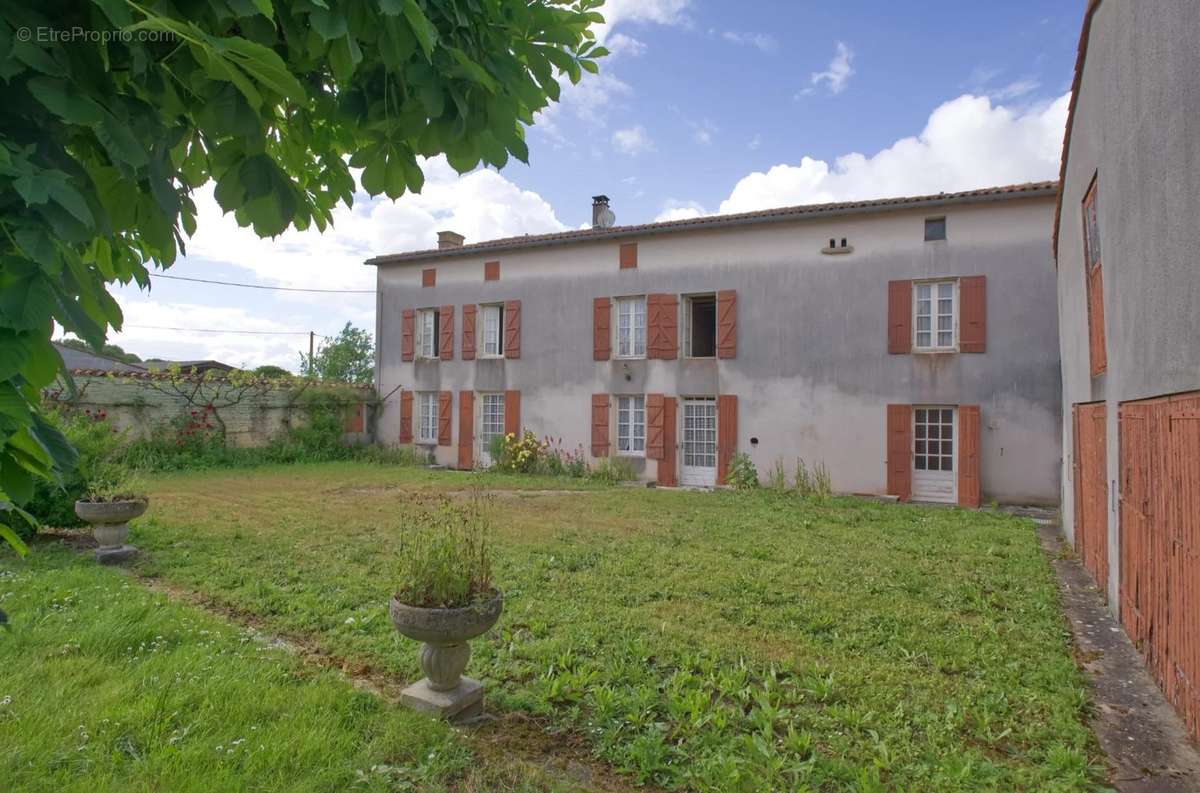 Maison à RANVILLE-BREUILLAUD