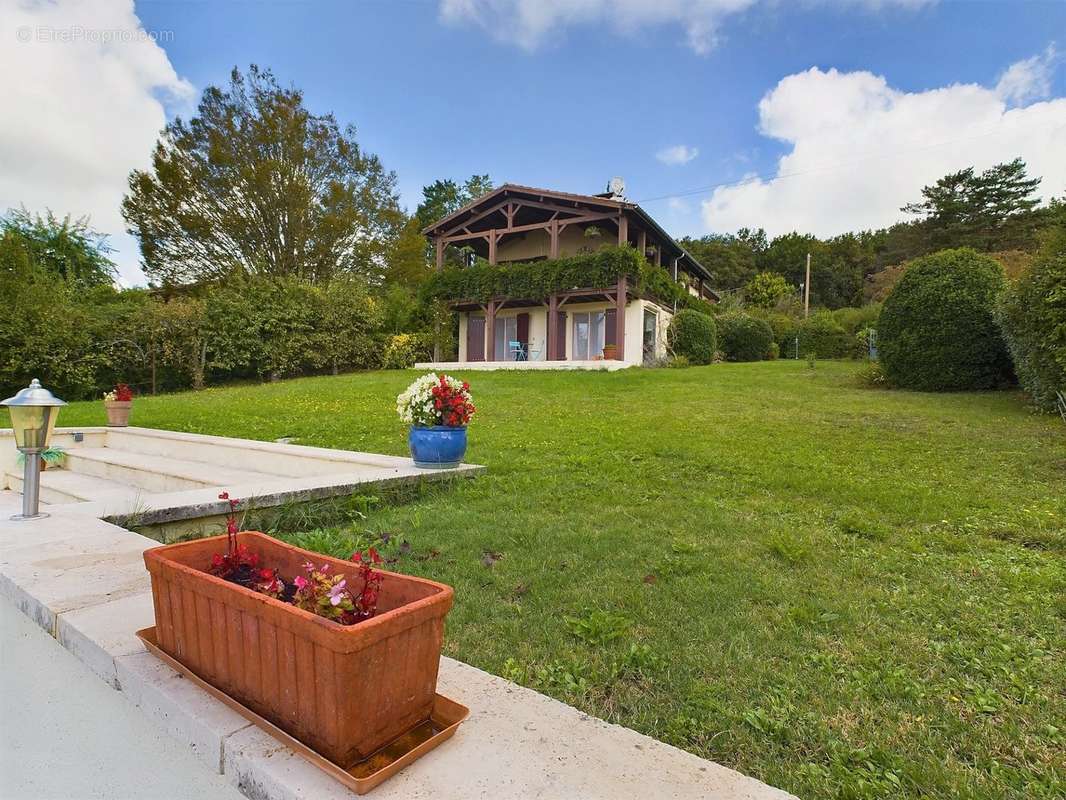 Maison à TOMBEBOEUF