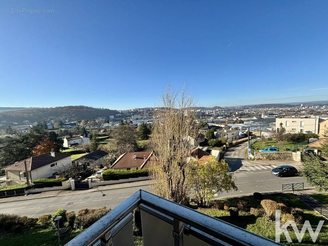 Appartement à SAINT-JEAN-BONNEFONDS