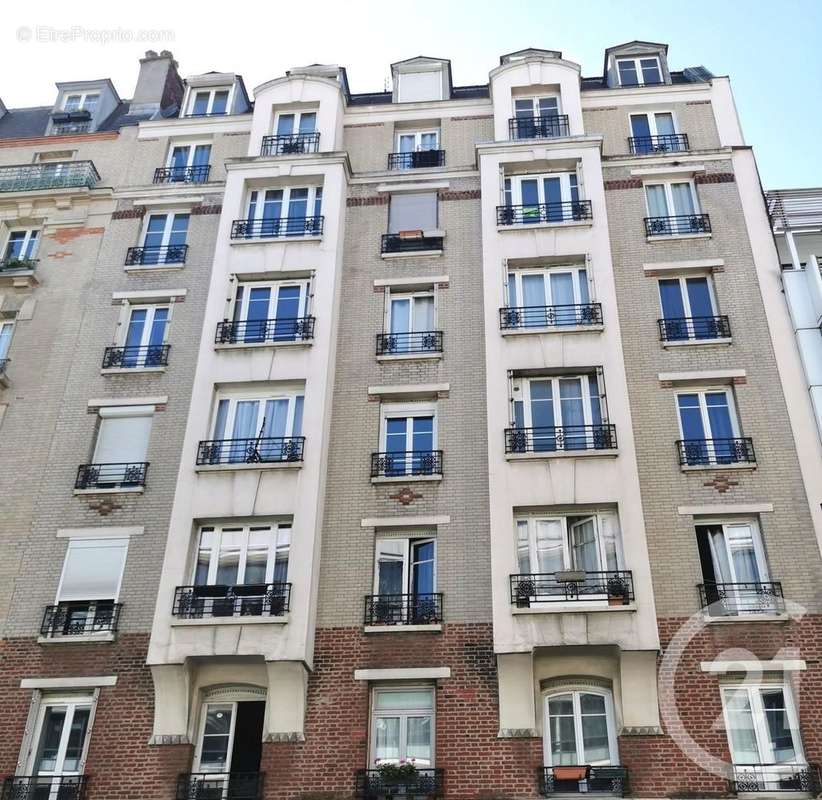 Appartement à NEUILLY-SUR-SEINE