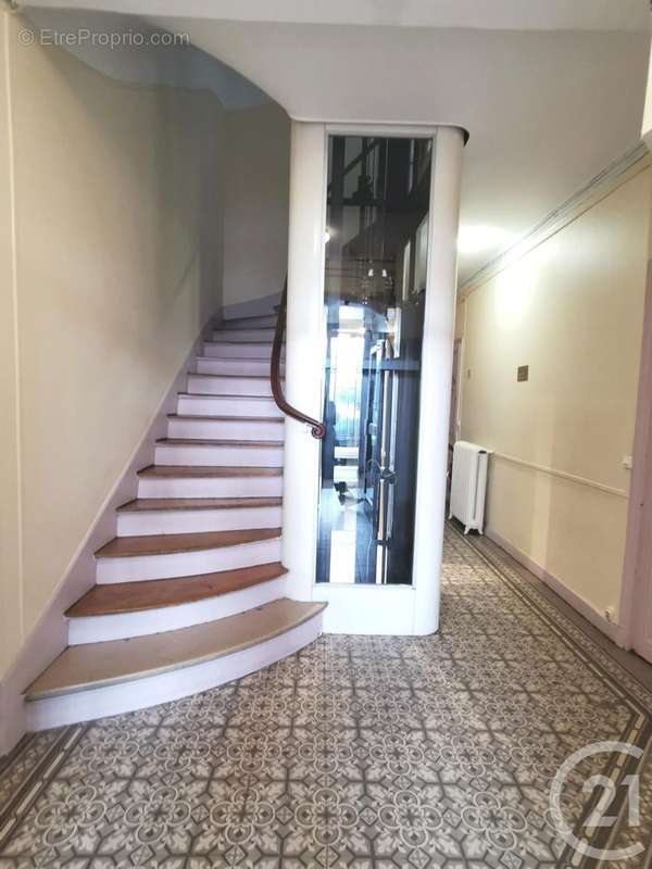 Appartement à NEUILLY-SUR-SEINE