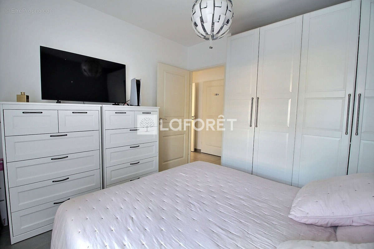 Appartement à LA GARENNE-COLOMBES