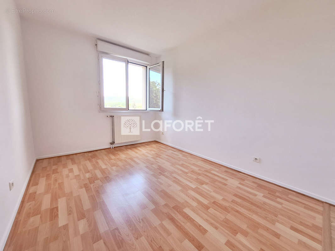 Appartement à VERNEUIL-SUR-SEINE