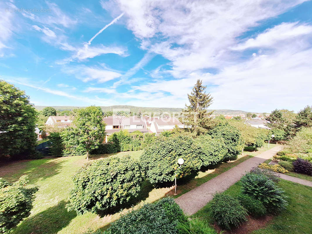 Appartement à VERNEUIL-SUR-SEINE