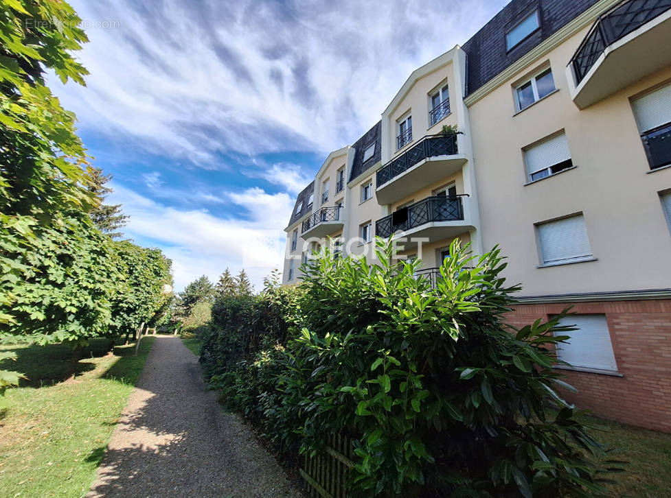 Appartement à VERNEUIL-SUR-SEINE