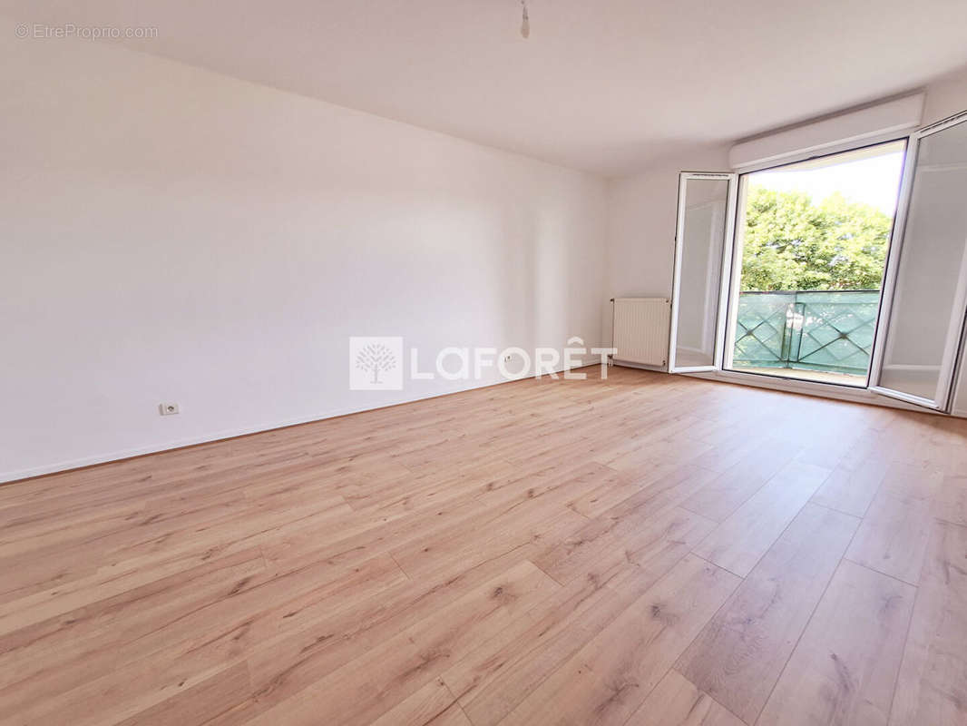 Appartement à VERNEUIL-SUR-SEINE