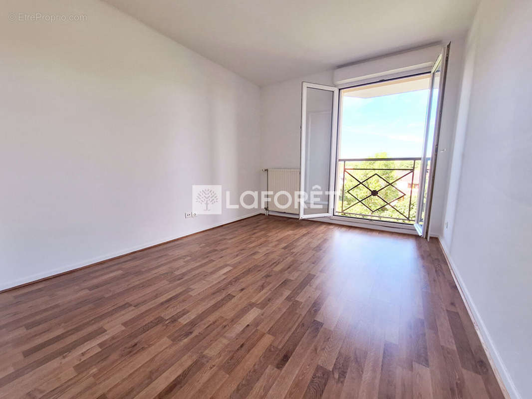 Appartement à VERNEUIL-SUR-SEINE