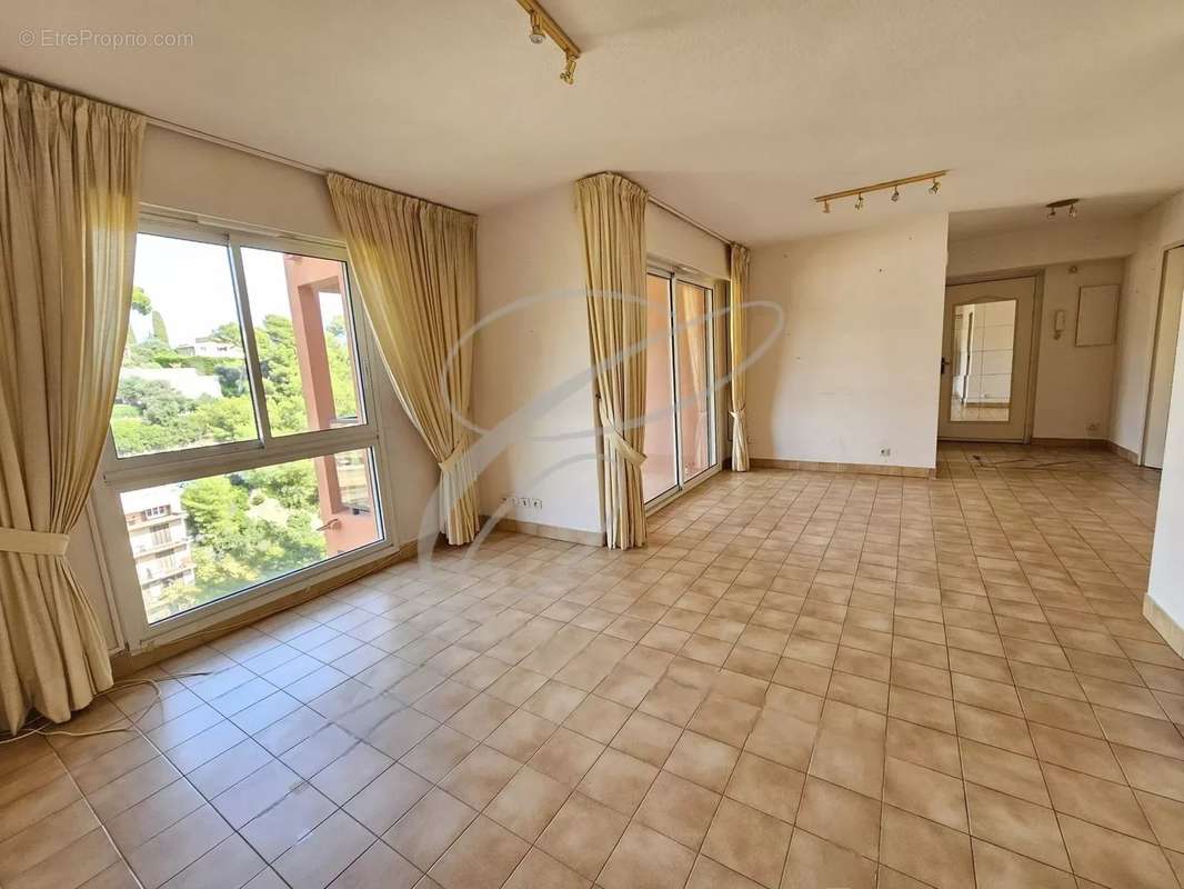 Appartement à ROQUEBRUNE-CAP-MARTIN