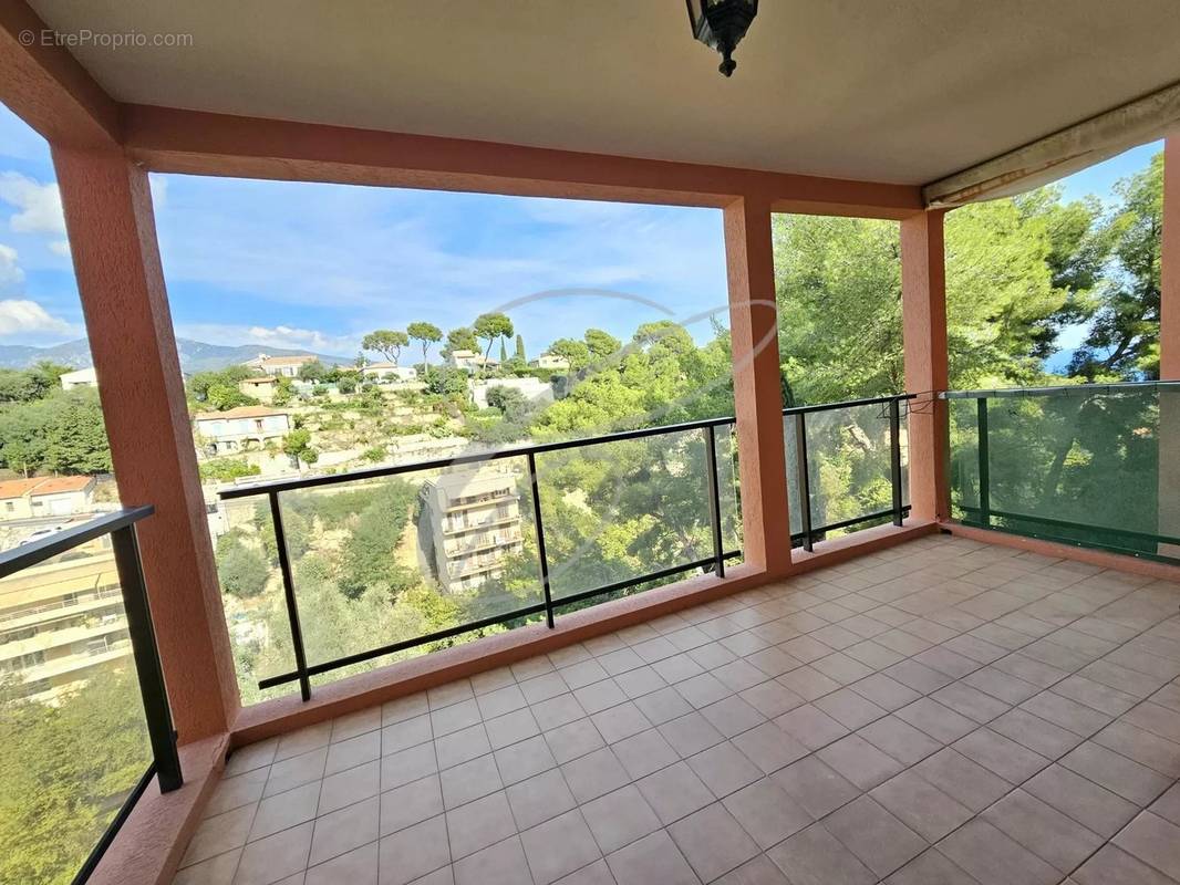 Appartement à ROQUEBRUNE-CAP-MARTIN