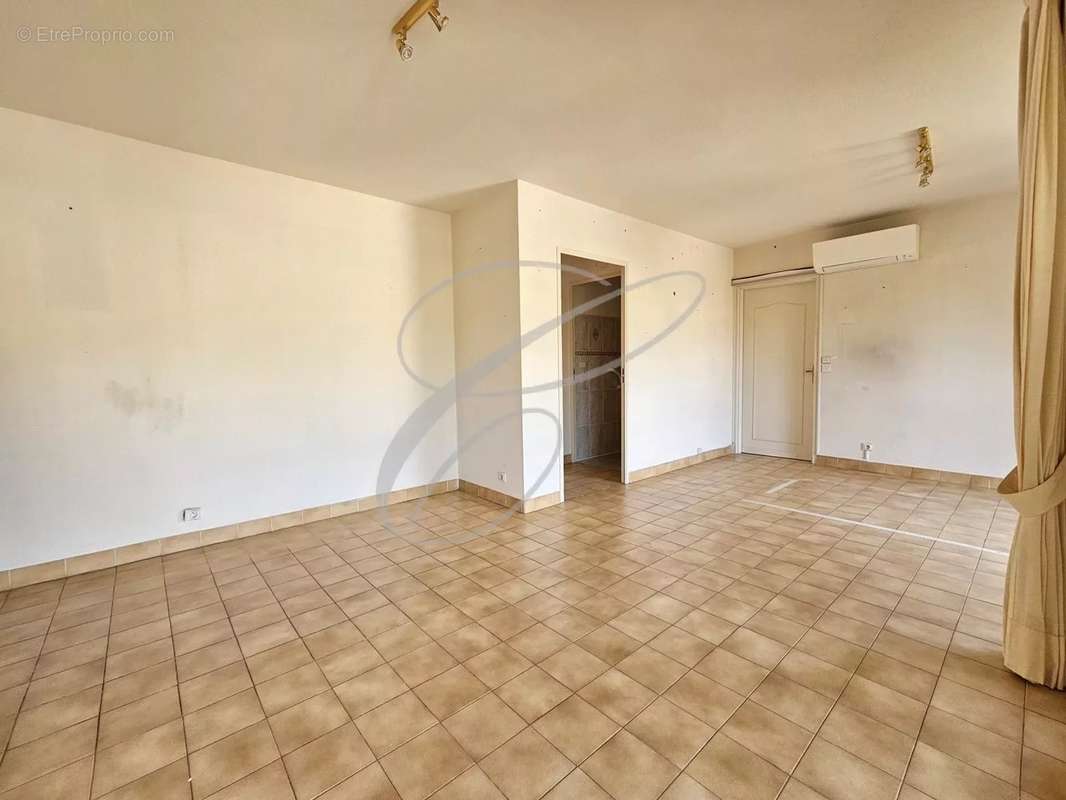 Appartement à ROQUEBRUNE-CAP-MARTIN