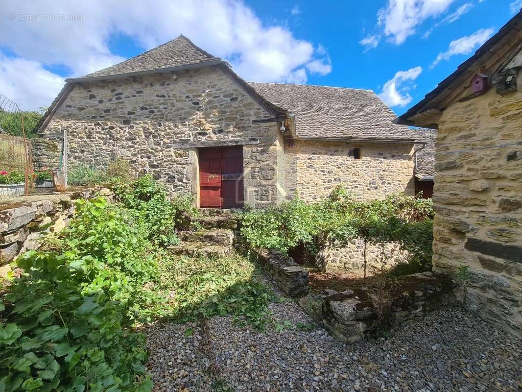 Maison à PRADES-D&#039;AUBRAC