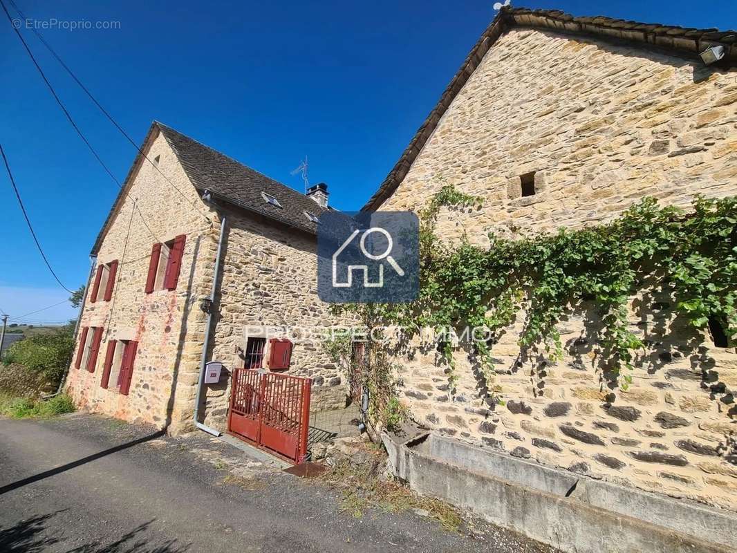 Maison à PRADES-D&#039;AUBRAC