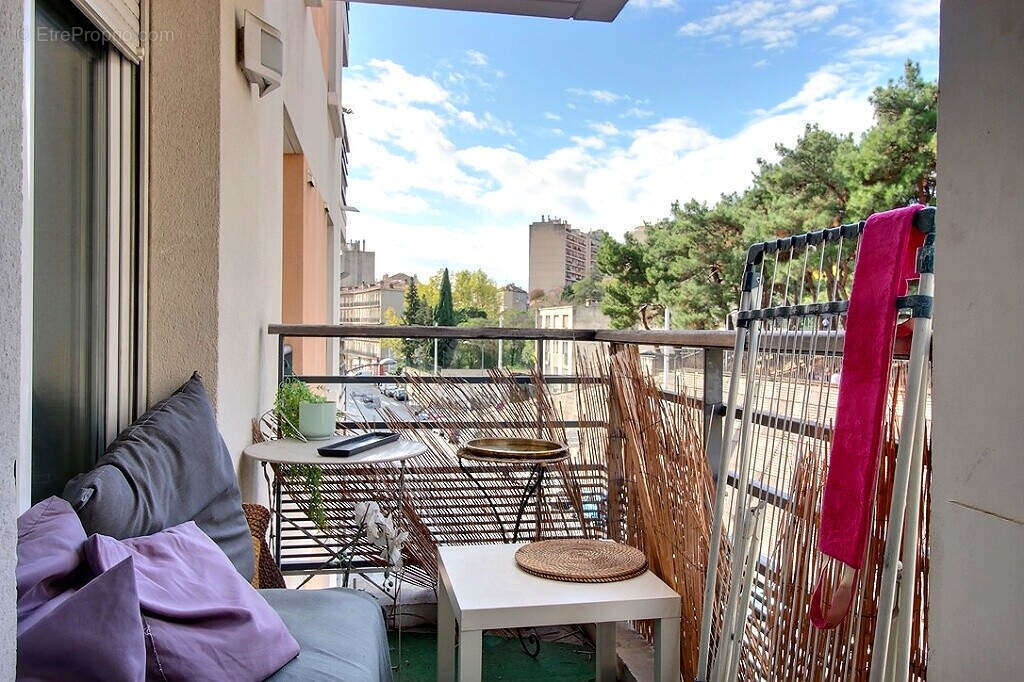 Appartement à MARSEILLE-4E