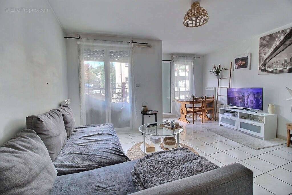 Appartement à MARSEILLE-4E