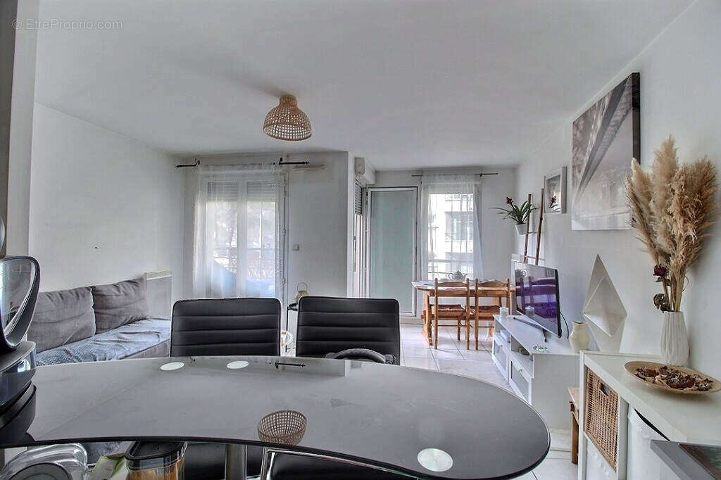 Appartement à MARSEILLE-4E