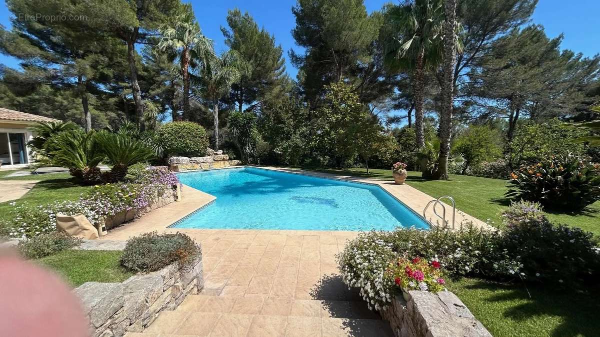 Maison à MOUGINS