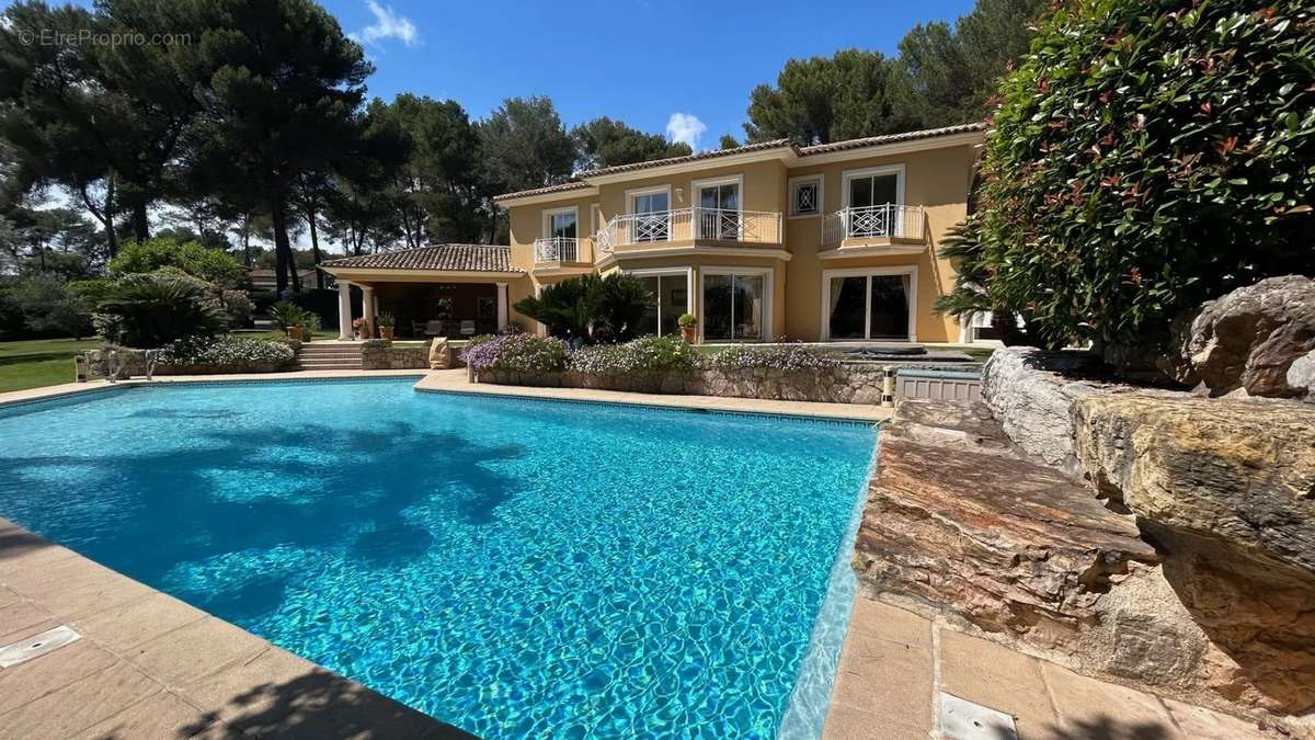 Maison à MOUGINS