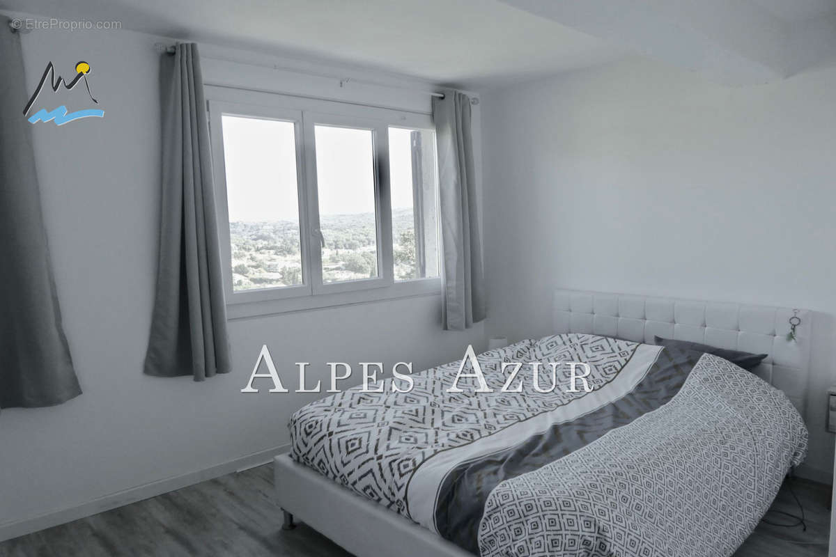 Appartement à LA COLLE-SUR-LOUP