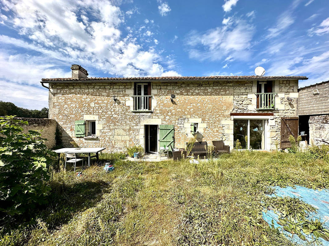 Maison à SAINT-GERVAIS-LES-TROIS-CLOCHERS