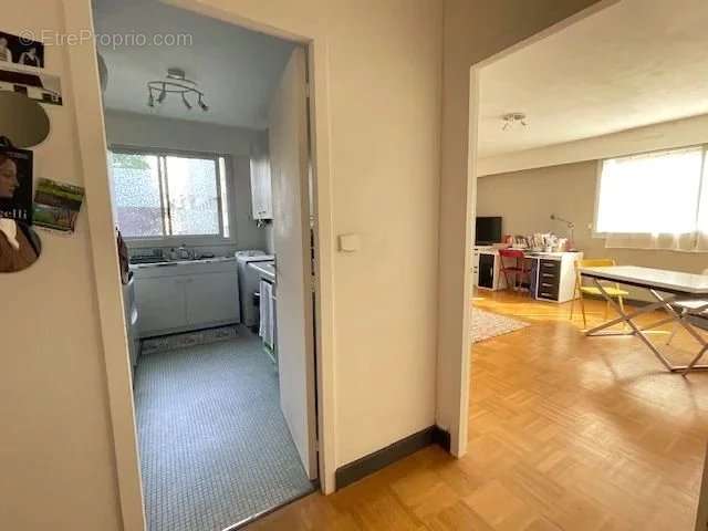 Appartement à PARIS-14E