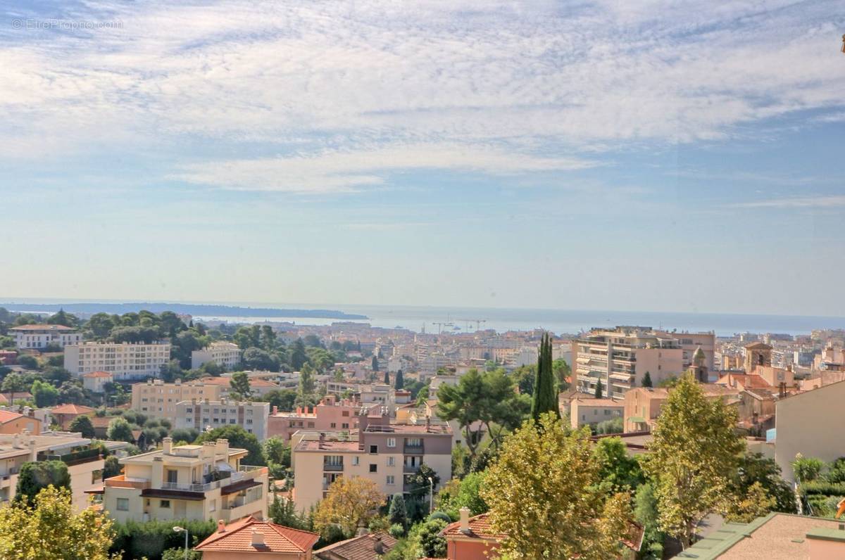 Appartement à LE CANNET