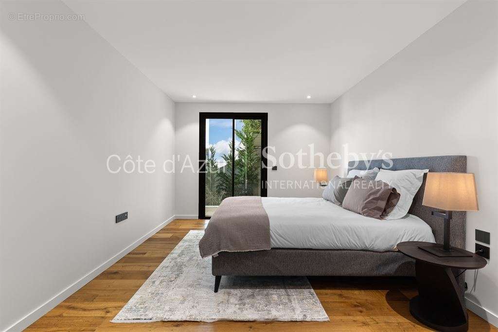 Appartement à ROQUEBRUNE-CAP-MARTIN