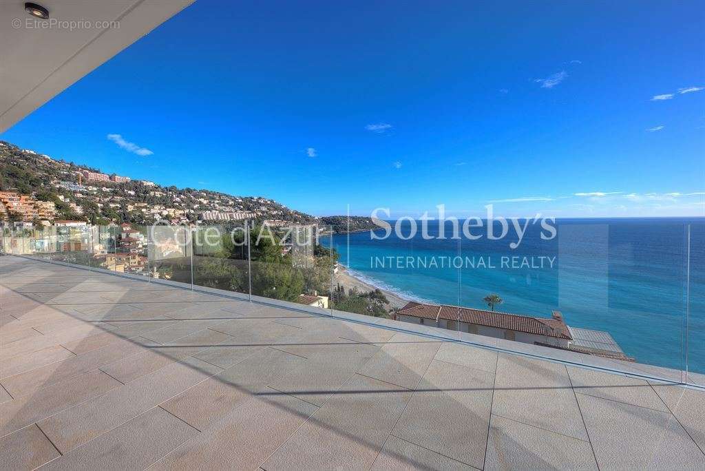 Appartement à ROQUEBRUNE-CAP-MARTIN