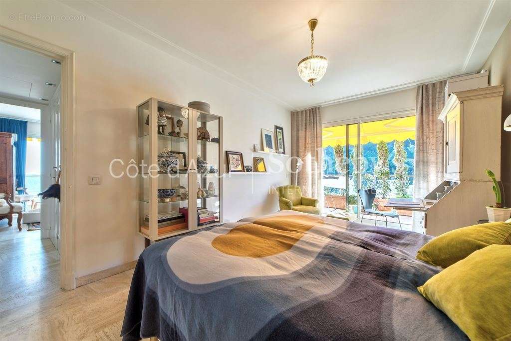 Appartement à ROQUEBRUNE-CAP-MARTIN