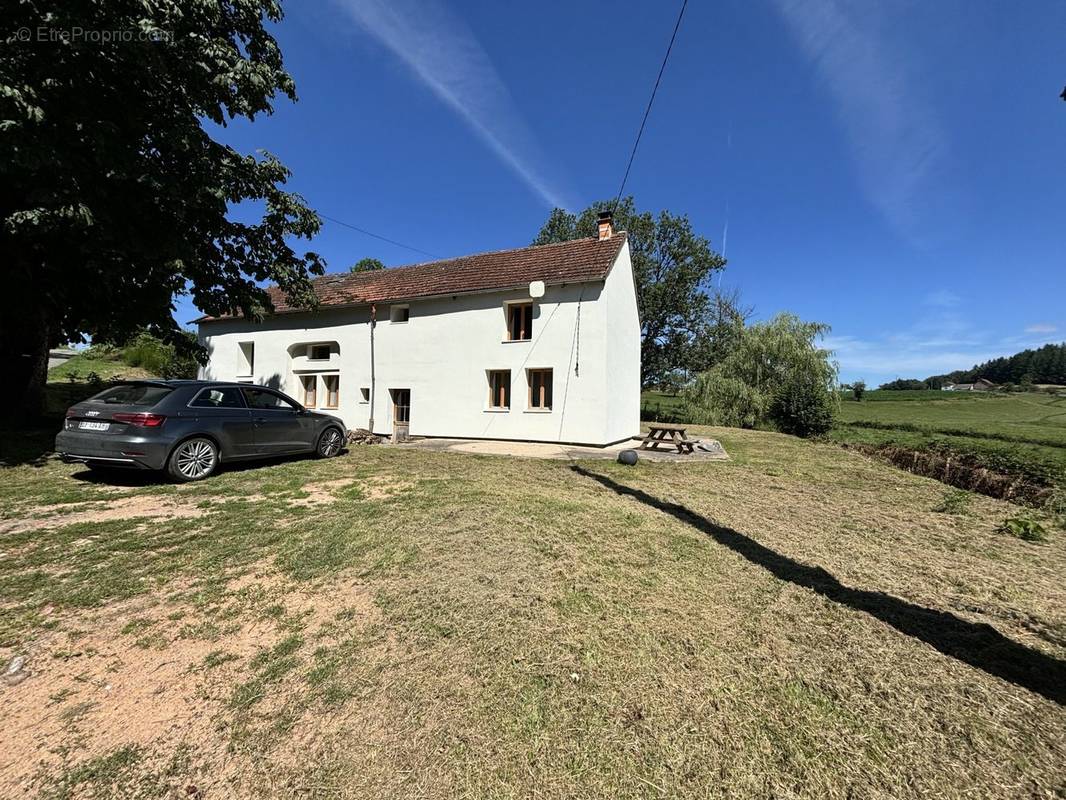 Maison à AIGUEPERSE