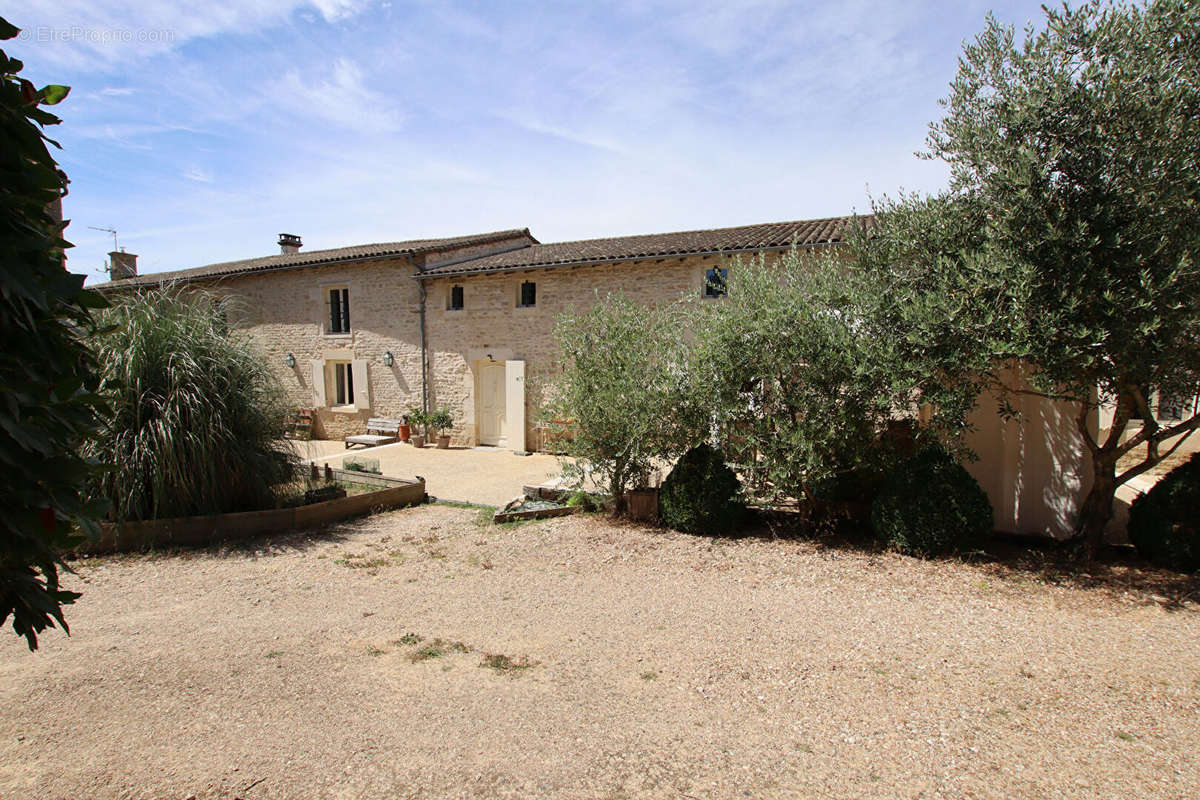 Maison à AZAY-LE-BRULE