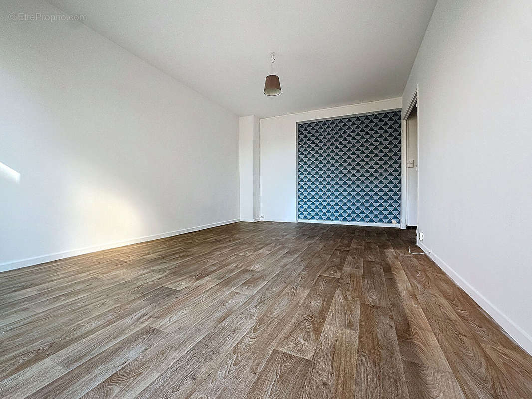 Appartement à MARSEILLE-4E