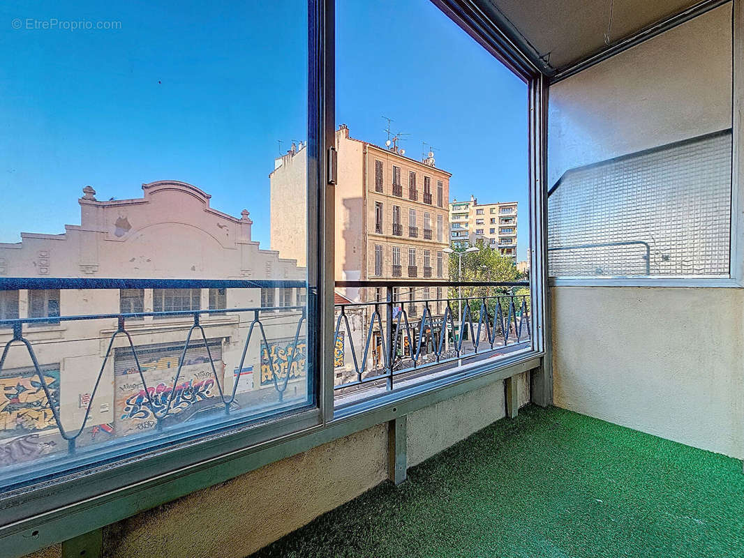 Appartement à MARSEILLE-4E