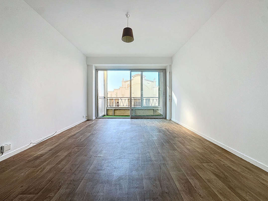 Appartement à MARSEILLE-4E