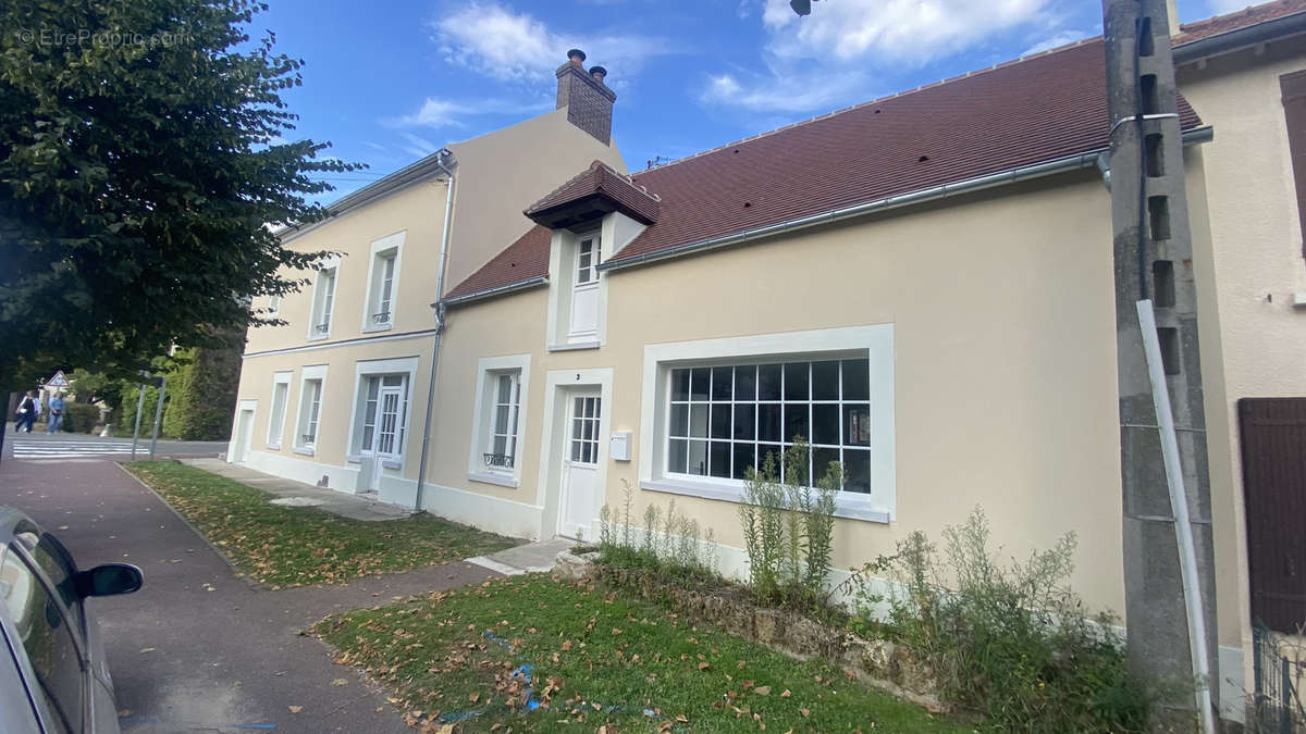 Maison à NEAUPHLE-LE-CHATEAU