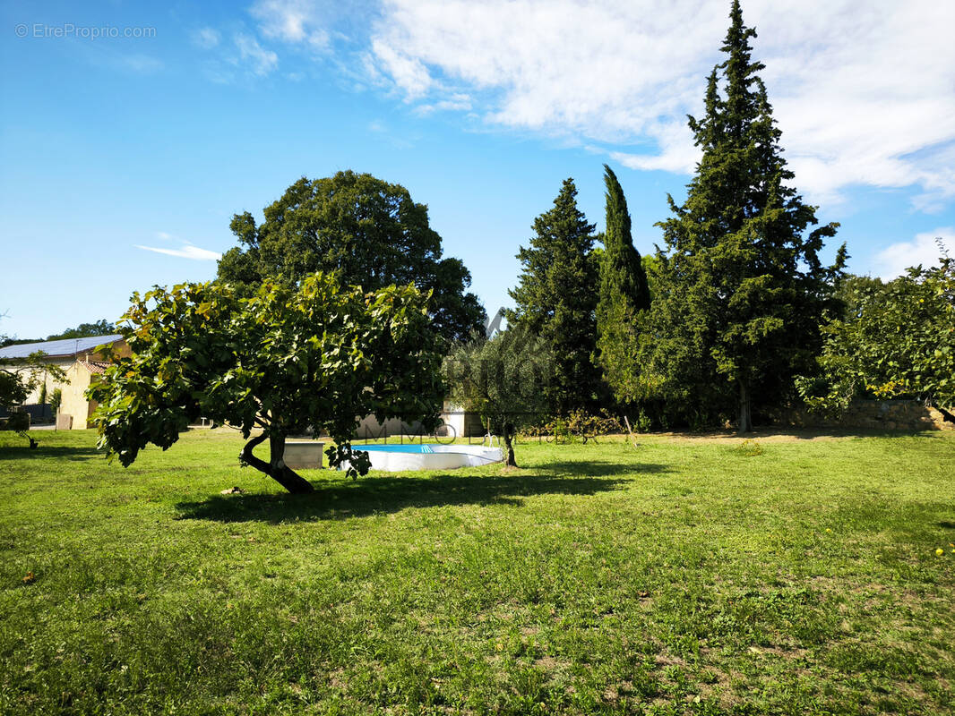 Terrain à UZES