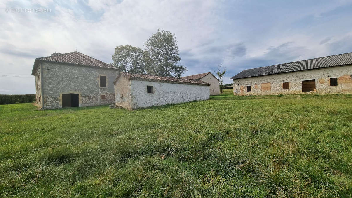 Maison à ROQUECOR