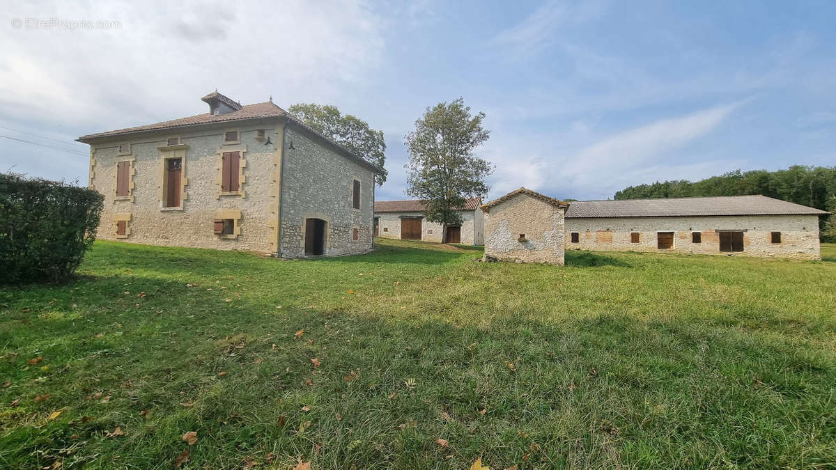 Maison à ROQUECOR